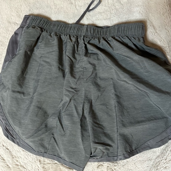 grey nike running shorts, only worn once! - Picture 2 of 4